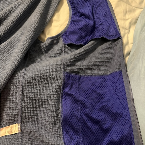 Vineyard vines xl vest - Picture 7 of 8